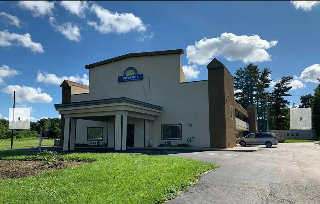 Days Inn By Wyndham Bellville Mansfield Exterior photo